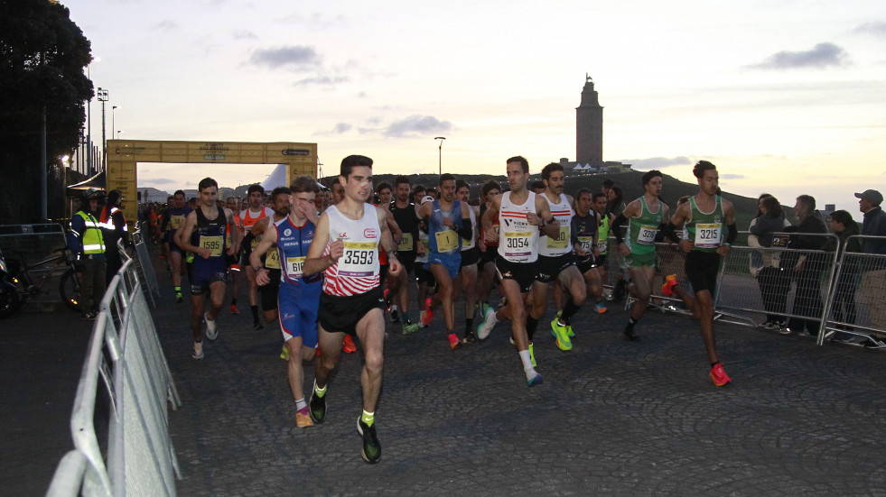 Coruña Corre 2024, la tradicional carrera nocturna de la Torre